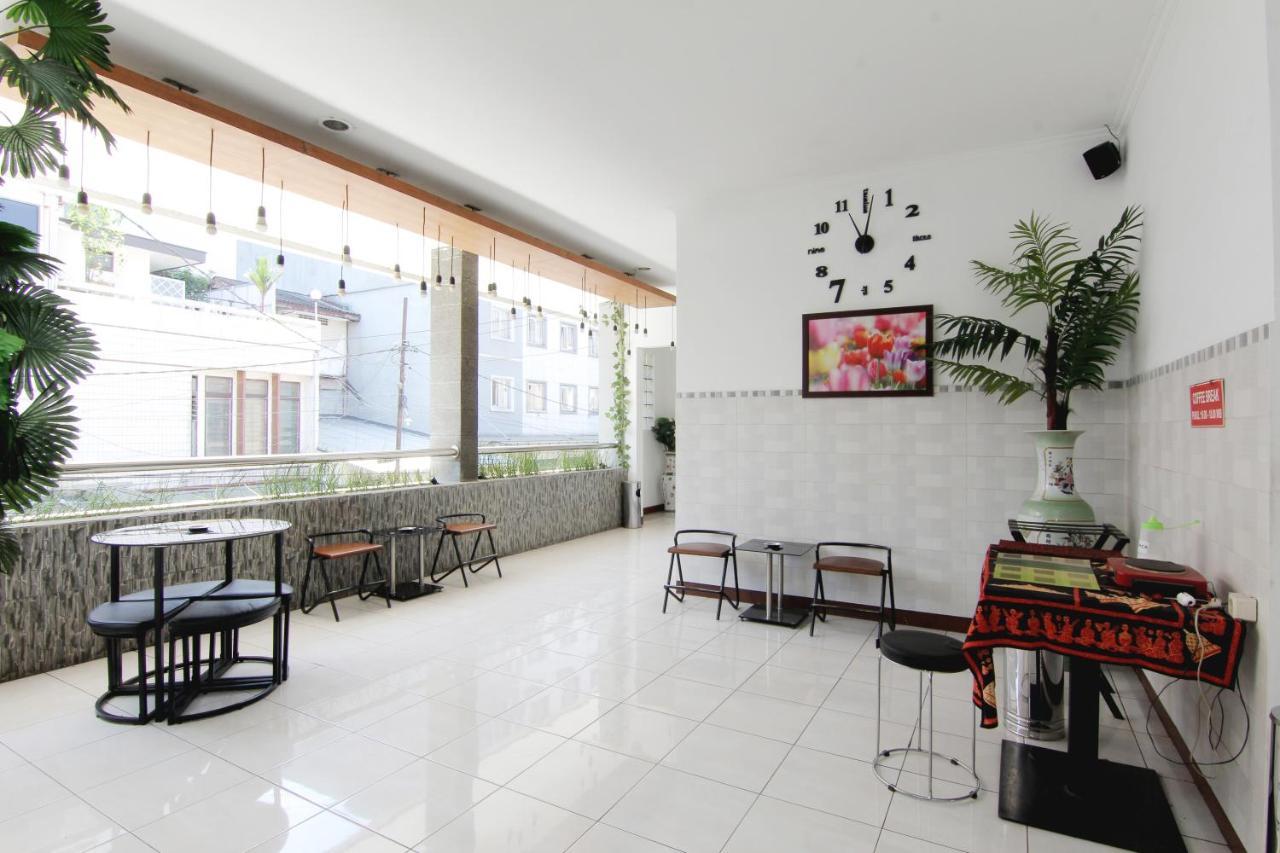 Hotel Palem Бандунг Екстериор снимка