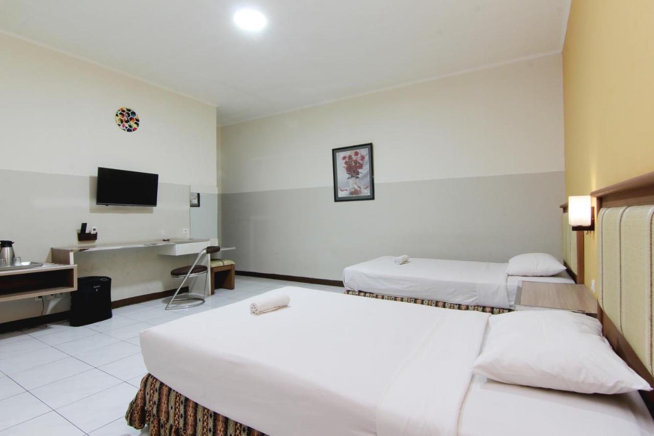 Hotel Palem Бандунг Екстериор снимка
